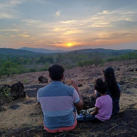 Nature'S Nest Eco Resort Goa, Near Dudhsagar Waterfalls Molem Екстериор снимка